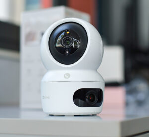 Camara Wifi H7C Ezviz Interior Doble Lente 2K 3MP Modelo CS-H7C-R100-8G44WF